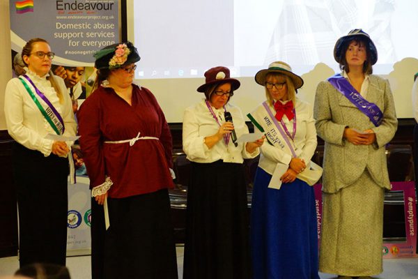 Endeavour_pr-(10) Endeavour_pr-(10)